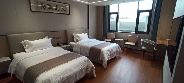Twin Peaks Polytechnic College Hotel Hotels in Shuangfeng