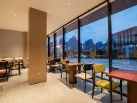 Heyi Boutique Hotel by West Street, Yangshuo Hotel in zona Collina della Luna