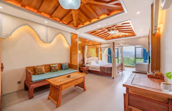 西雙版納三和居望江客棧