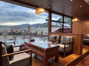 SongPanAnRanSongJuHOTLE