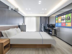 Ningbo BuG E-sports Hotel (Beilun Impressionli Branch)