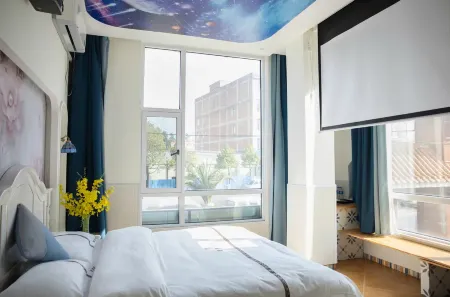 Hengfeng Theme Hotel (Xuanwei Railway Station Branch) Отели рядом с достопримечательностью «Former Residence of Pu Zaiting»