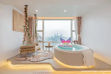 Little elephant selected river view homestay (Jiefangbei and Hongyadong Branch, Chongqing)