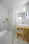 Yuyou My Heart | White Walls and Black Tiles · Yijing Boutique Stay (Dali Ancient City Erhai Gate) - رومانسي