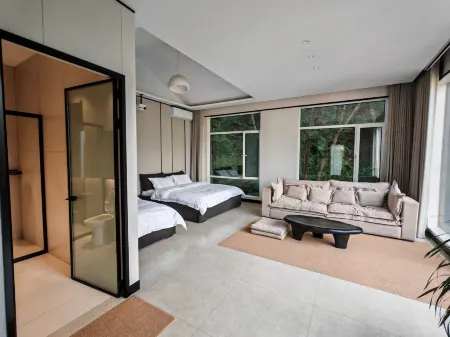 Wuhua Mountain Resort Homestay Отели рядом с достопримечательностью «Jingniang Lake»