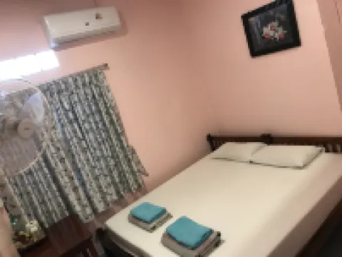 Vitoonguesthouse2Fanrooms & Aircondition Hotels near Ramkhamhaeng National Museum