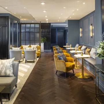 Courtyard by Marriott Edinburgh Отели рядом с достопримечательностью «Эдинбург Олд Таун»