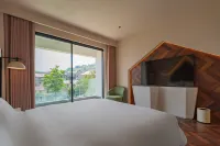 Muzi Li · Yunshan Wonderland · Vacation Boutique Stay with Scenic View (Huxiao Gorge Rafting) - Esports