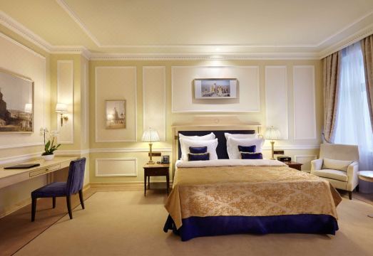 붉은 광장 옆 호텔 발츠슈그 켐핀스키 모스크바