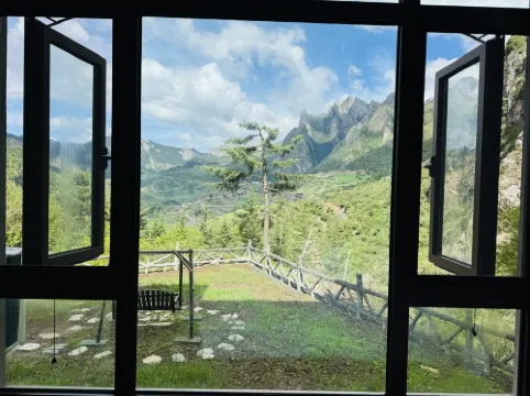 扎尕那雯當姆半山民宿（仙女灘店）