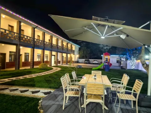 Chuoye Mountain Homestay (OMG Heartbeat Paradise) Отели рядом с достопримечательностью «Chuiyun Tongtian River»