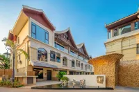 Xishuangbanna Jinghong Yakatu Theme Inn (Mengle Dafo Temple) Hotels in Mengle Buddha Temple Scenic Area