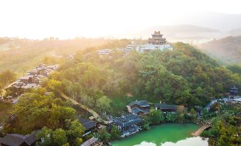 Qianhua Ancient Village Rufeng Homestay