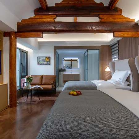 Meiduo Boutique Homestay (Weishan Ancient City Snack Street)