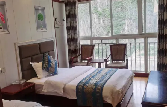 雅江上水雅居賓館