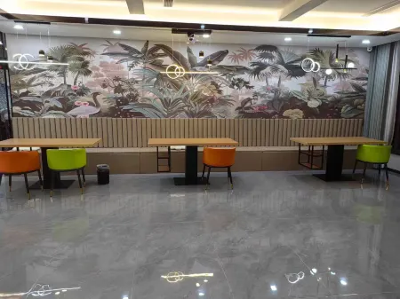 Lanying Business Hotel Отели в г. Инань