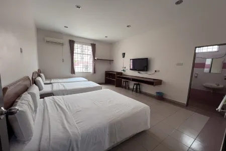 SL Villa Guesthouse, Kuantan Отели рядом с достопримечательностью «Bukit Pelindung Recreational Forest»