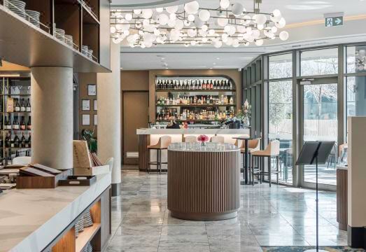 Rydges Ringwood의 레스토랑 또는 바 내부 사진