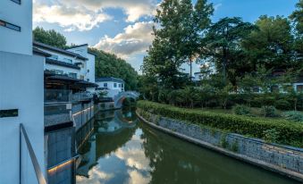 Nanjing Confucius Temple AI TALL Hotel