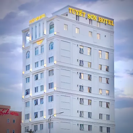 Tuyet Son Hotel