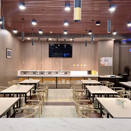 Elan Hotel (Jincheng East Bus Station)
