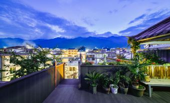 Honglinge Inn (Dali Ancient Town South Gate)