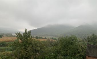 Dengfeng Jingju Homestay(Songshan Shaolin Scenic Area Store)