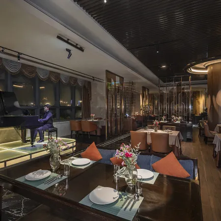 Hua He International Hotel