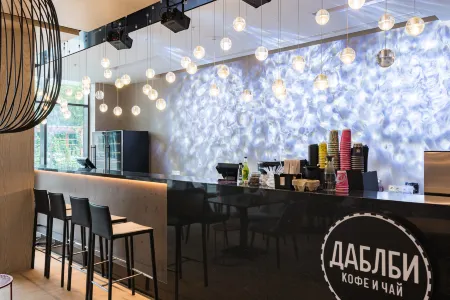 YES Botanica апарт-отель (Ес Ботаника) Отели рядом с достопримечательностью «Скульптурный ансамбль «Знаки Зодиака»»