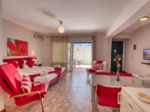 Glyfa Corfu Apartments Hotels in Mparmpati