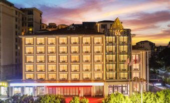 Peninsula Hotel