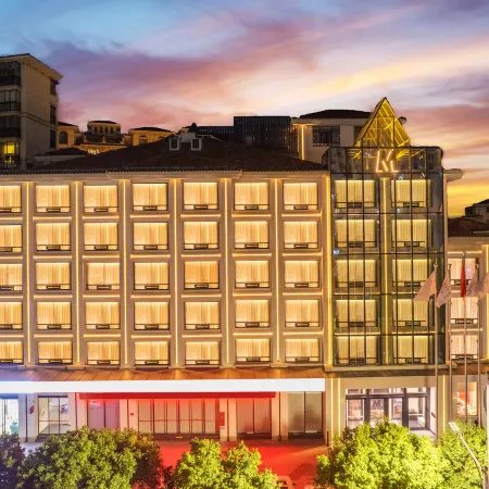 Peninsula Hotel