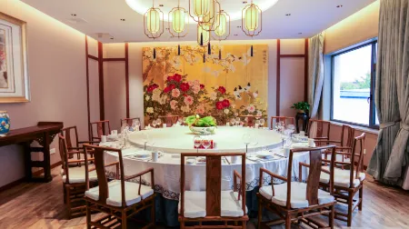 Ruyi Shanhai Kangyang Hotel (Beidaihe Safari Park) Отели рядом с достопримечательностью «General Administration of Sport Qinhuangdao Training Base Comprehensive Training Hall»