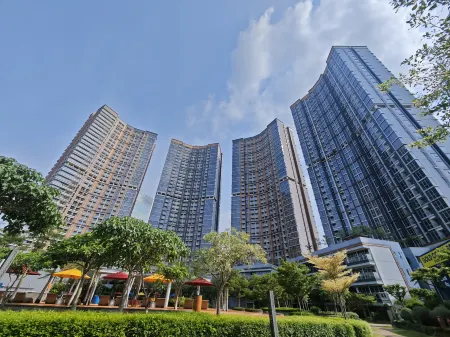 Winner·pik GoldCoast Apartment with sea view Отели рядом с достопримечательностью «Hutan Mangrove PIK 2»