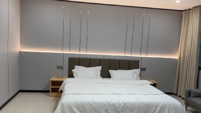 Taoyuan Business Hotel