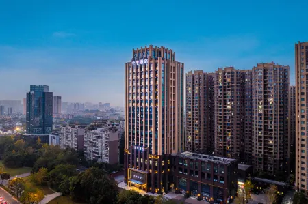 JI Hotel (Chengdu Longquanyi Dayunhui Sports Center) Отели рядом с достопримечательностью «CPC Chengdu Longquanyi District Committee Party School»