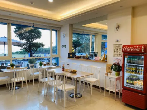 Love Sea 126 House Inn Hostel Отели в г. Пиндун