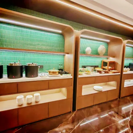 Yayue Hotel (Wuhu Nanling Square)