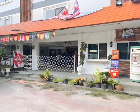 เดอะเฟิสต์ เรสซิเดนซ ลำพูน โรงแรมในอำเภอเมืองลำพูน