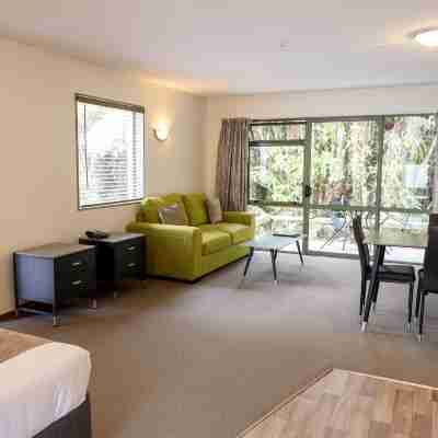 Punga Grove Rooms