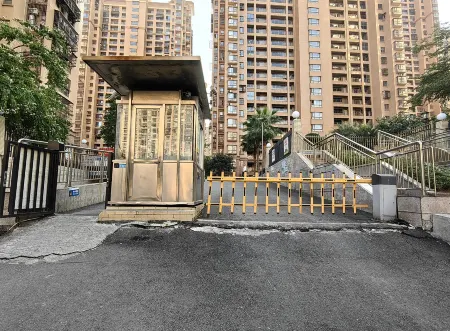 Smart Home Hotel Style Apartment Отели в г. Лоян