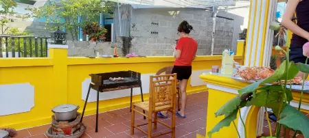 Phở Homestay Отели рядом с достопримечательностью «Linh Long Tu Temple»