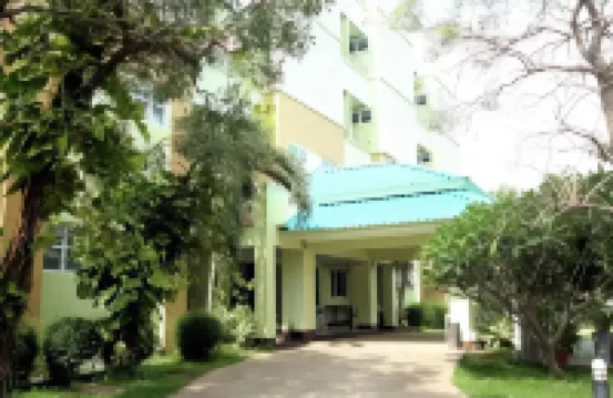 優頓卡巴娜酒店 鄰近Wat Matchimawat的酒店