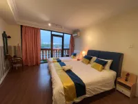 Nicely Riverbank suites 405 @Riverview