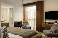 Hotel 56 Hotel berhampiran Jacques Chaban-Delmas Bridge