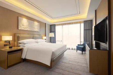 Hilton Manila Newport World Resorts Отели рядом с достопримечательностью «AUG Student Services Manila»