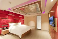 Elong ME Hotel (Zhoukou Guandi Shangcheng)
