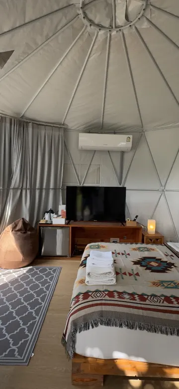เยิร์ตเต็นท์วิวสระน้ำ (Yurt Tent)