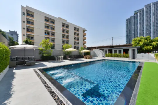 Three Seasons Place Bangkok Отели рядом с достопримечательностью «Банг Капи Торговый центр»