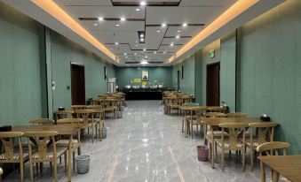 Kuitun Bairun Holiday Hotel